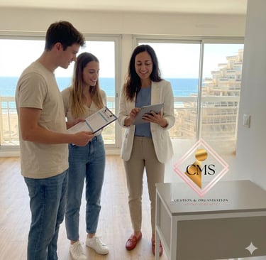 Gestion locative et état des lieux sur tablette lors d'une visite de bien immobilier. CMS G&O