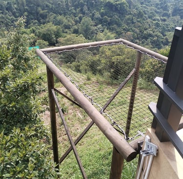 Catamaran en una estructura de madera 