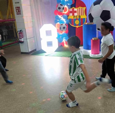 Animación de fútbol infantil con juegos y freestyle en cumpleaños