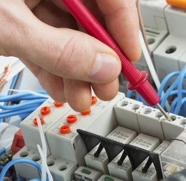 Impianti elettrici civili e industriali a Siracusa, installazione sicura e certificata