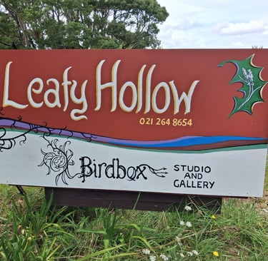 Leafy Hollow and BirdBox Studio and Art Gallery sign