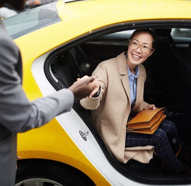 Interaksi sopir dan penumpang sebagai bagian transformasi SDM transportasi.