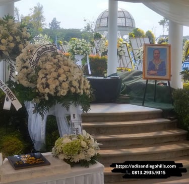 San Diego Hills Memorial Park paket deluxe