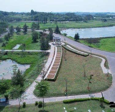 tampak atas makam san diego hills memorial park karawang, dengan ladscape hujau dan indah