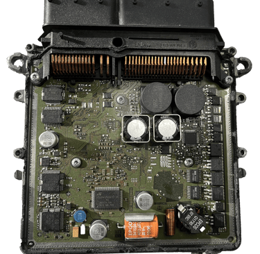 Centralita de motor destapada para ver internamente, Clairicar Reparaciones electrónicas de centralitas