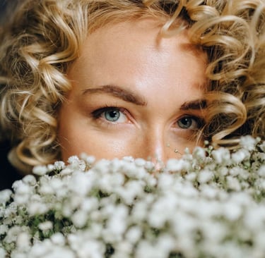 An image of a woman with the hooded eye shape.