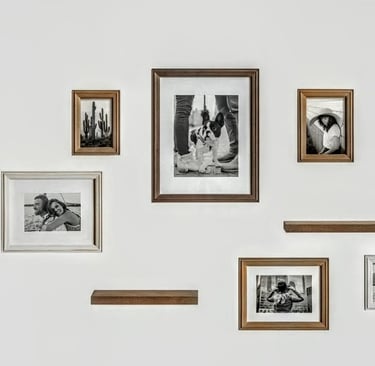 Set of wall picture frames