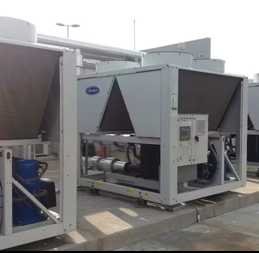 Enfriadoras en sistema de climatización por agua en Malabo.