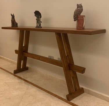 aparador em cumaru medindo 1,70m x 25cm com 75 cm de altura