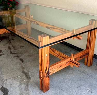 pes de mesa em muiraquatiara rajada