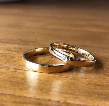 alianzas de oro amarillo clásicas