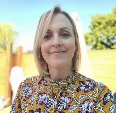 Portrait d'Eva BERLOT sophrologue et fondatrice du cabinet Sophro'Plume