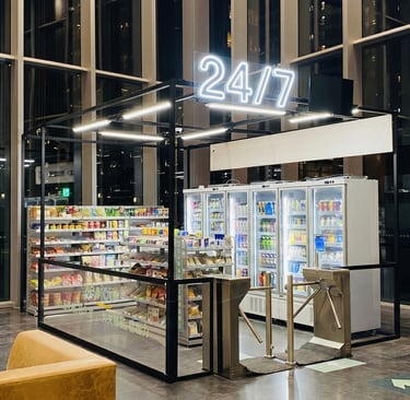 Pilnībā automatizēts mikroveikals ar "grab-and-go" AI tehnoloģiju un diennakts pieejamību.