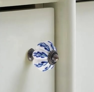 Door knob marroccan blue and White