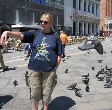 Waiting for Venetian pigeons to notice me