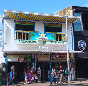 Restaurante Magangue Altavista, ubicado frente al parque principal de Quimbaya Quindio