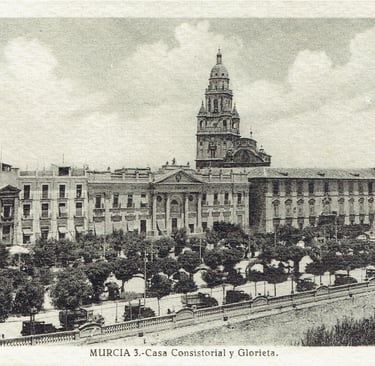 imagen antigua de la Glorieta de España con el ayuntamiento y la catedral