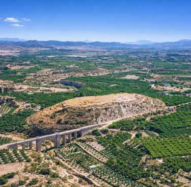 On the outskirts of present-day Cehegín is located "Cabezo de Roenas", a hill on which the Roman cit