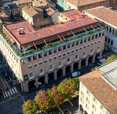Veduta aerea di Palazzo CorteVerdi a Cremona: il nuovo landmark urbano firmato dall'architetto Stefano Boeri.