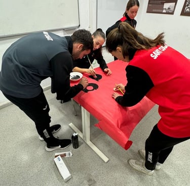 Dinámica grupal. Pancarta para jugadora lesionada.