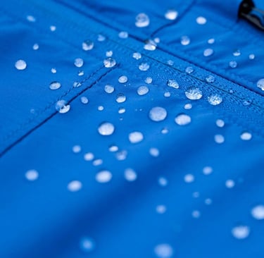 PFAS free waterproof jacket fabric with water repellent performance for outdoor applications