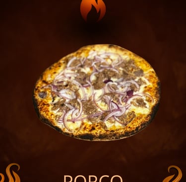 Pizza de Porco artesanal preparada pela Pizzaria Caraíva no Prior Velho, Lisboa