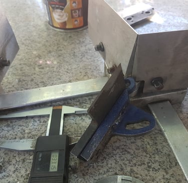Troqueles corte: Reparación técnica de troqueles corte Sobre industrial con soldadura de precisión.