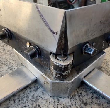Troqueles corte:  Reparación técnica de troqueles corte Sobre industrial con soldadura de precisión.