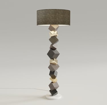 Lampadaire Pyrite en noyer, moabi et laiton poli. Pied en marbre blanc et abat-jour en lin noir.