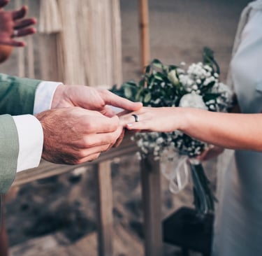 Anillo en ceremonia de boda, momento del sí, Pinamar