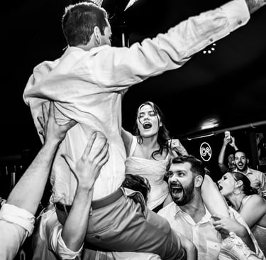 Recepción boda Pinamar, momento de diversión y celebración, fotógrafo documentalista