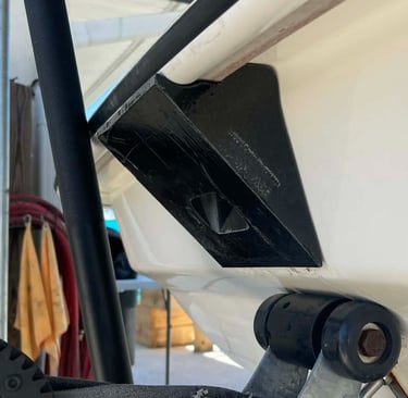 Mako Pro-Skiff  bowwedge bow roller 