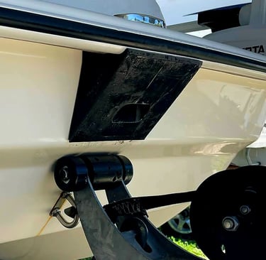Mako pro-skiff  bow wedge  bow roller 