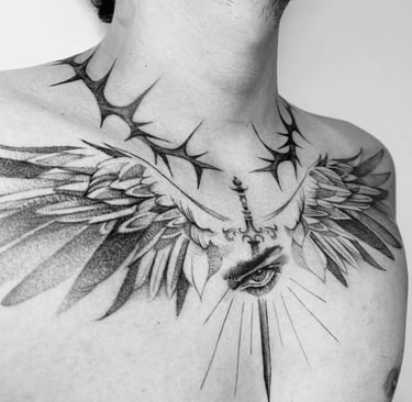 tatuagem blackwork asa espinho olhar de icarus fortaleza