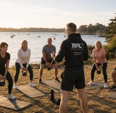 Séance outdoor RPL+ axée force, énergie et longévité dans le Golfe du Morbihan
