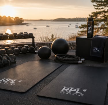 Matériel de coaching sportif RPL+ au coucher du soleil dans le Golfe du Morbihan