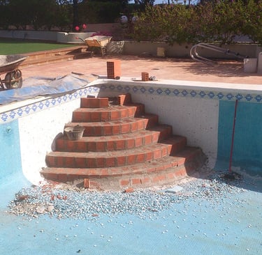 Somos una empresa especializada en reparación, restauración y renovación de piscinas de hormigón en 
