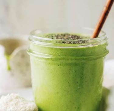 smoothie protéiné détox plat 100% végétale. plat végétarien simple et rapide. plat végan simple