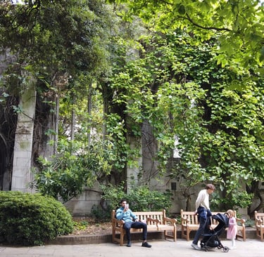 City of London private walking tour - nature and architecture - medieval ruins