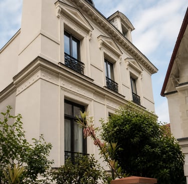 Maison rénovée avec façade en enduit haut de gamme