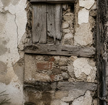 Rénovation façade ancienne – mur dégradé avant travaux