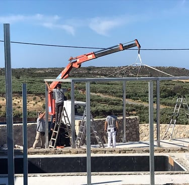 Ανύψωση μεταλλικής κατασκευής για κατασκευή πέργκολας