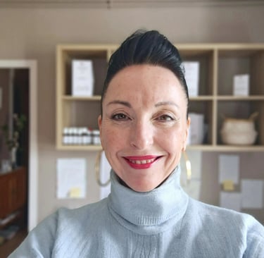 Sylvie Salvazes créatrice d'Élixirs Floraux