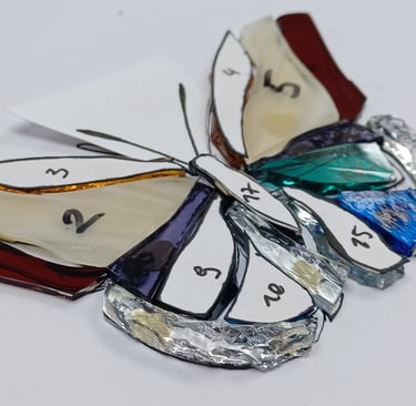Création vitrail papillon méthode Tiffany en cours d'assemblage (Stage 4h).