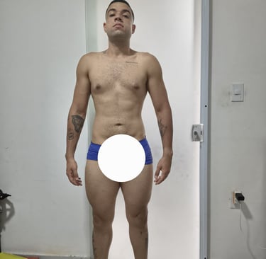 homem com músculos e pouco percentual de gordura