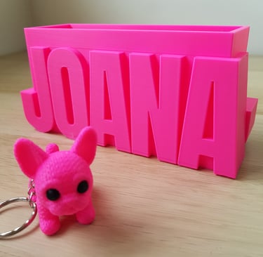 Adorei a minha decoração personalizada impressa em 3D! Acrescenta um toque único à minha casa.