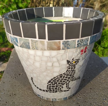 Pots de fleurs en mosaïque dessin chat