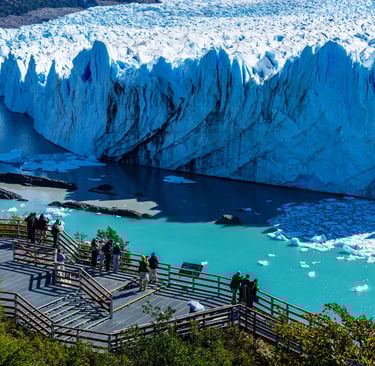 Pasarelas frente al Glaciar Perito Moreno