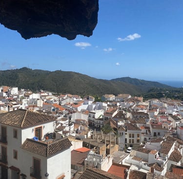 Espagne Ojen vue de la grotte 