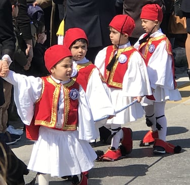 Grèce Défilé de l'indépendance Enfants evzones